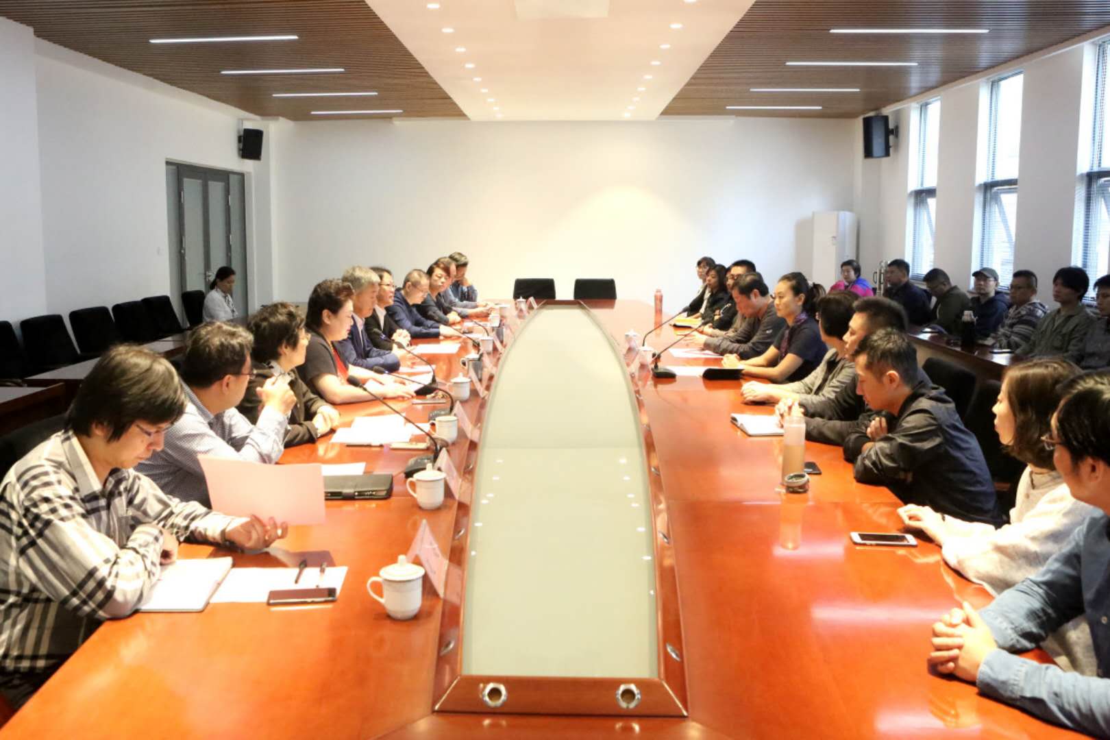 集團與山藝聯(lián)合辦學新進展:電影學院新聘院長書記到崗上任 集團與山藝聯(lián)合辦學新進展:電影學院新聘院長書記到崗上任