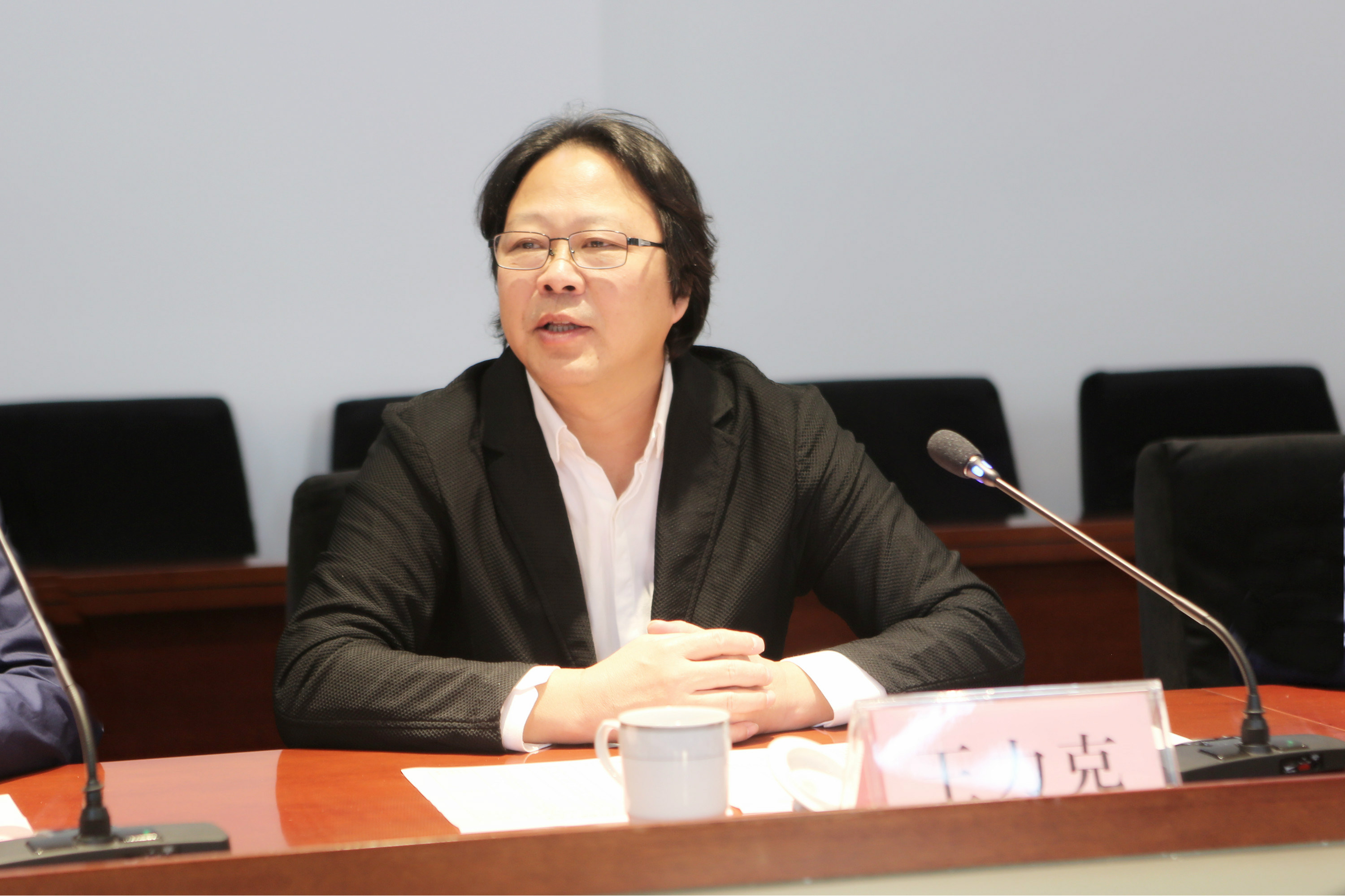 集團與山藝聯(lián)合辦學新進展:電影學院新聘院長書記到崗上任 集團與山藝聯(lián)合辦學新進展:電影學院新聘院長書記到崗上任