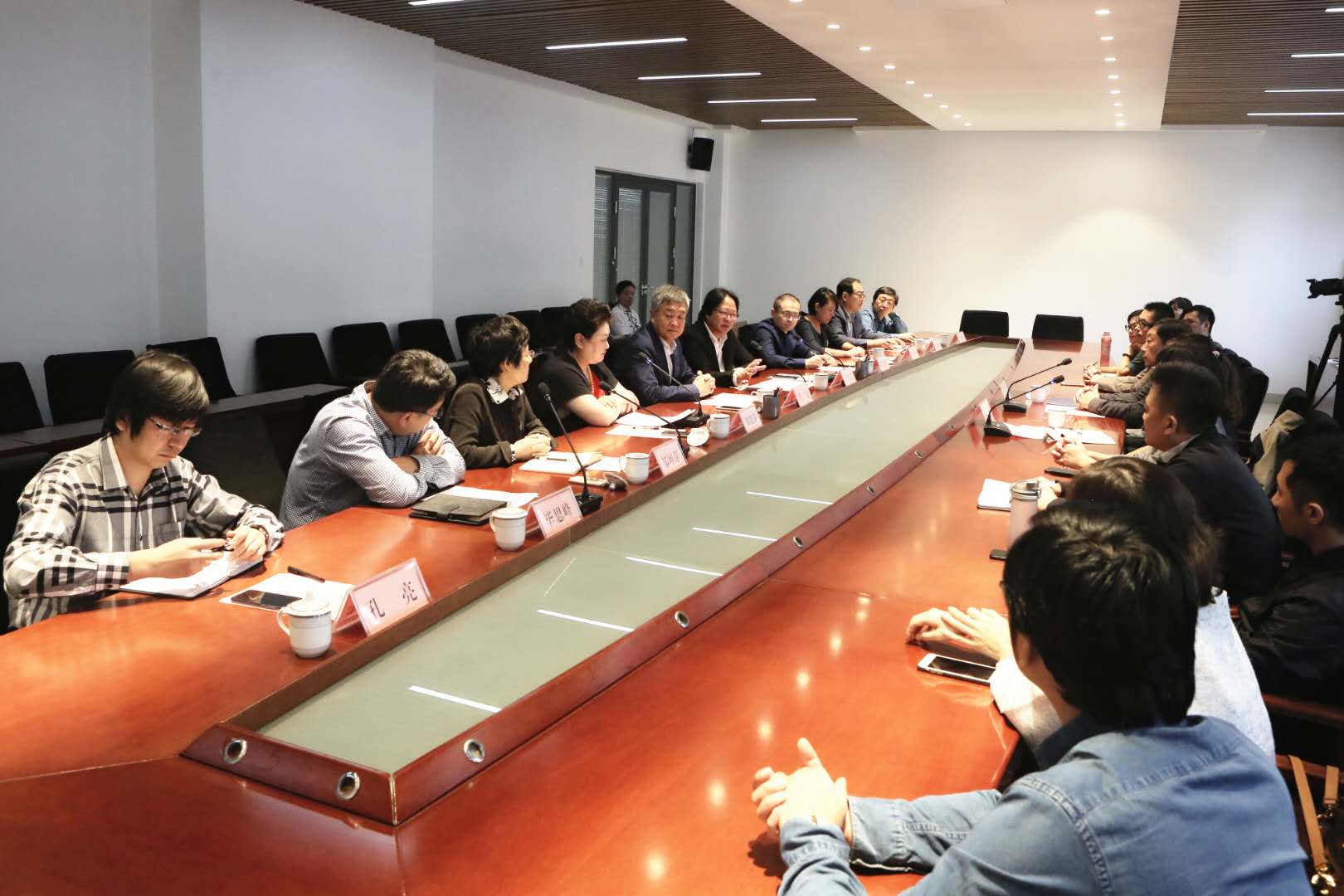 集團與山藝聯(lián)合辦學新進展:電影學院新聘院長書記到崗上任 集團與山藝聯(lián)合辦學新進展:電影學院新聘院長書記到崗上任