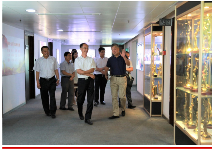 省委宣傳部副部長魏長民帶領(lǐng)部政策法規(guī)研究室同志來山影集團(tuán)調(diào)研指導(dǎo) 省委宣傳部副部長魏長民帶領(lǐng)部政策法規(guī)研究室同志來山影集團(tuán)調(diào)研指導(dǎo)