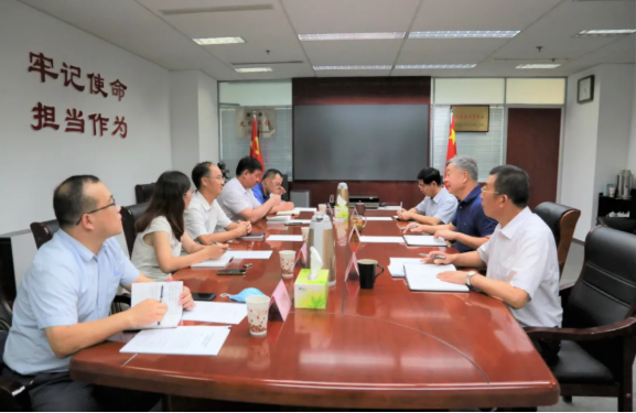 省委宣傳部副部長魏長民帶領(lǐng)部政策法規(guī)研究室同志來山影集團(tuán)調(diào)研指導(dǎo) 省委宣傳部副部長魏長民帶領(lǐng)部政策法規(guī)研究室同志來山影集團(tuán)調(diào)研指導(dǎo)